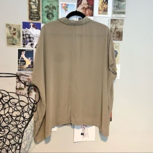 EILEEN FISHER 100% SILK LAGENLOOK BOXY OVERSIZED COLLARED BUTTON DOWN BLOUSE M - Picture 6 of 9